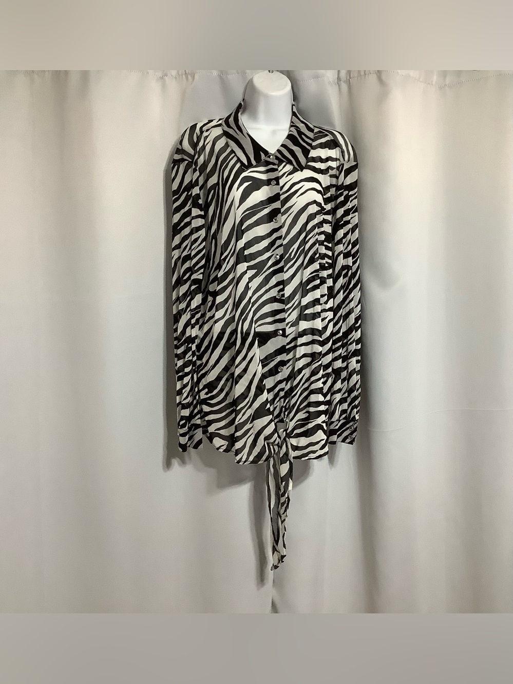 INC Blouse Women’s Size 3X Animal Print Button Up Front Tie Black White